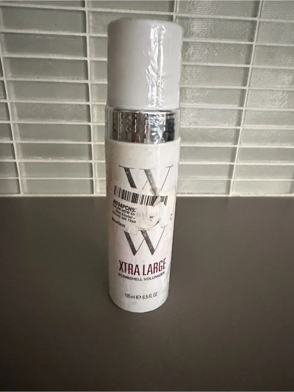 Wella Xtra Large Bombshell Volumizer Spray - White
